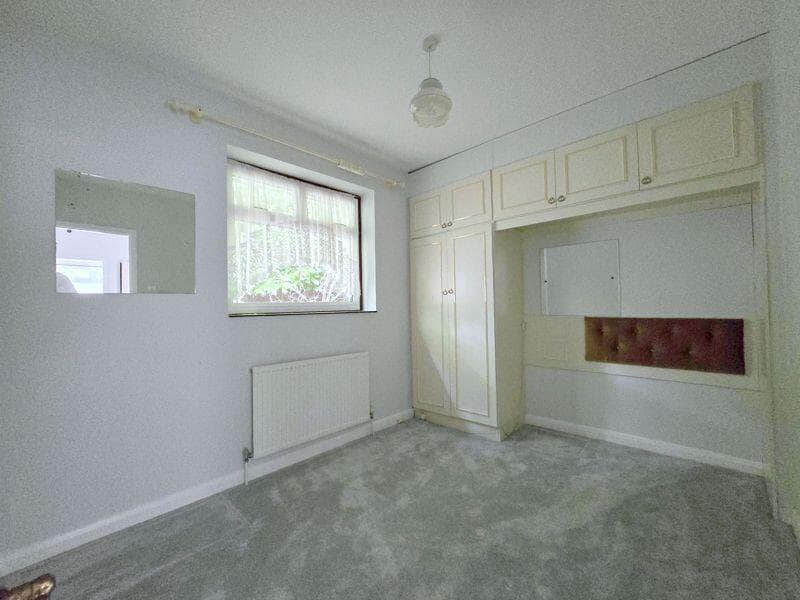 Hillview Close, Hatch End - Image 6