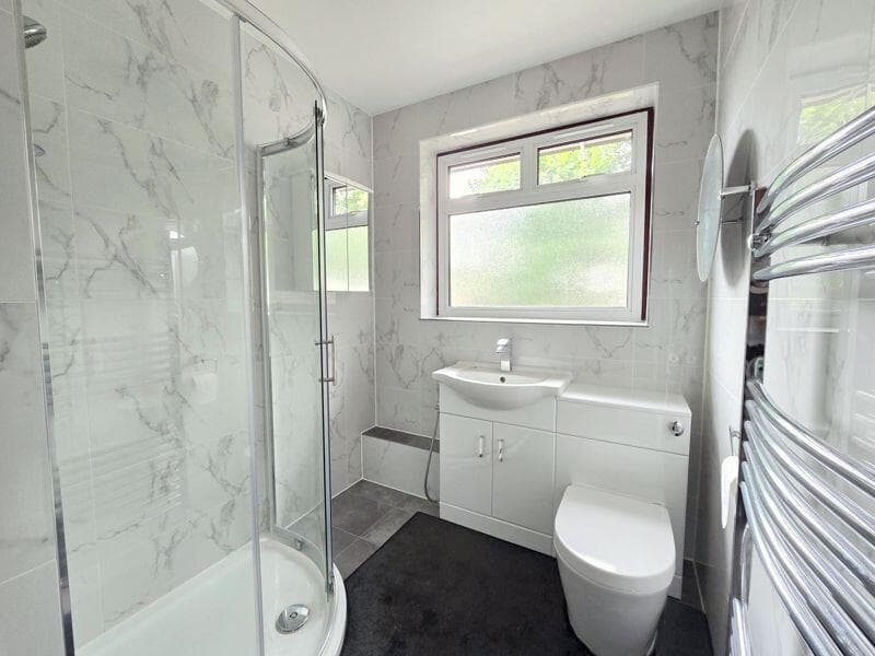 Hillview Close, Hatch End - Image 7
