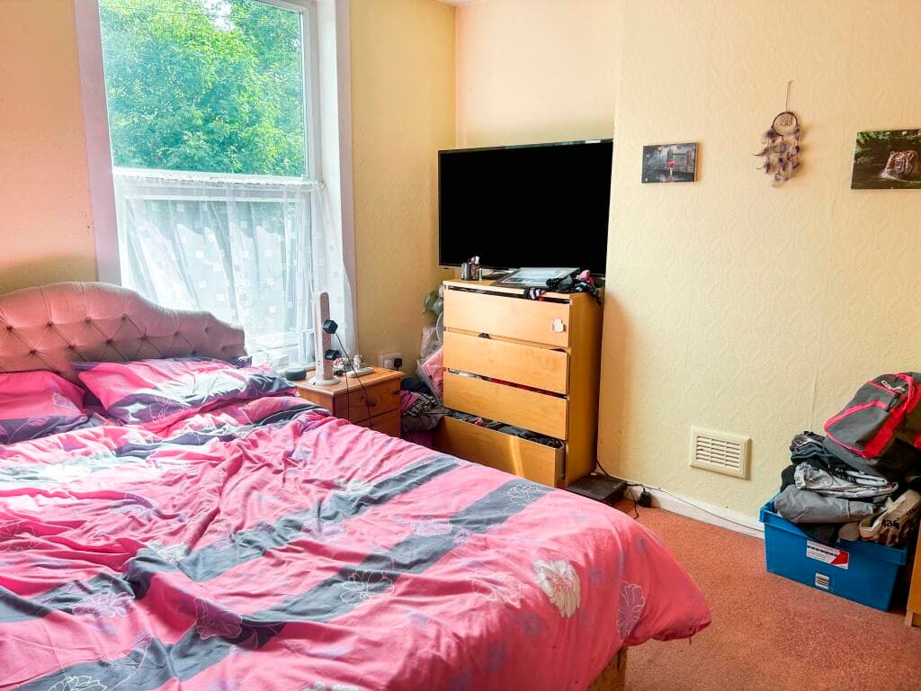 Bulwell Lane, Basford, Nottingham, NG6 - Image 6
