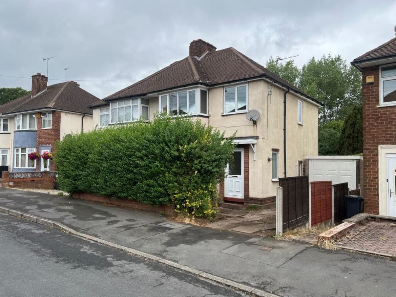 View property at 66 Rosemary Crescent, Woodsetton, Dudley, DY1 3RS