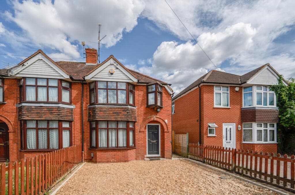 View property at Basingstoke Road, Reading, Berkshire