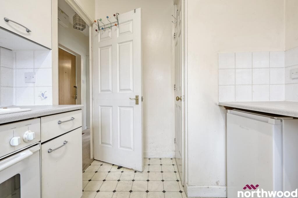 Stapleford Close, Chelmsford, CM2 - Image 3
