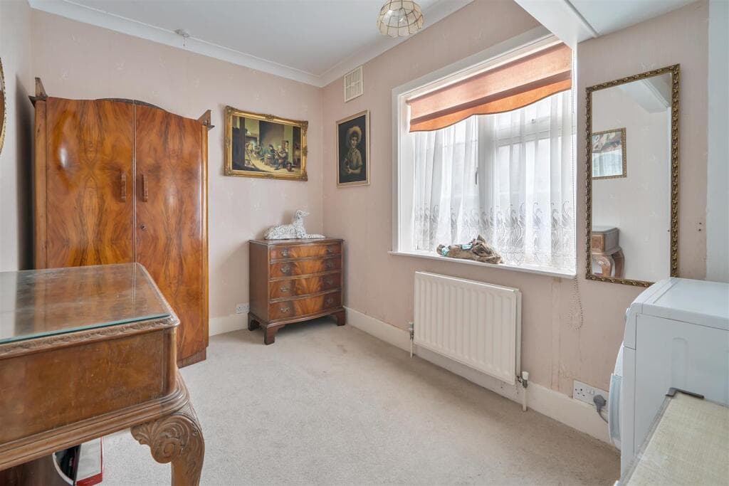Abbotts Close - Image 11
