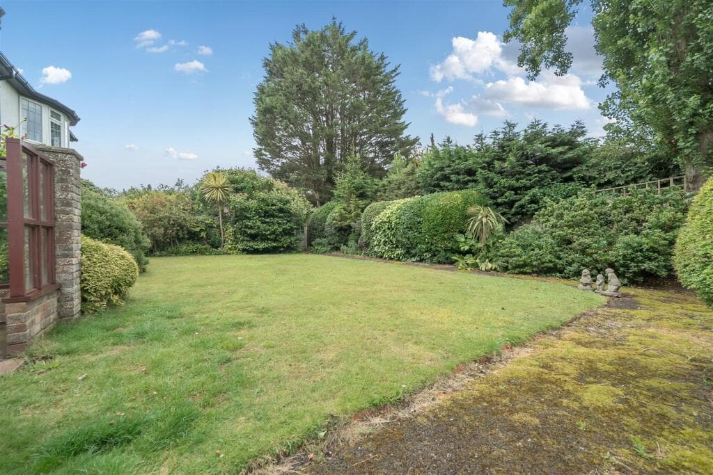 Abbotts Close - Image 3
