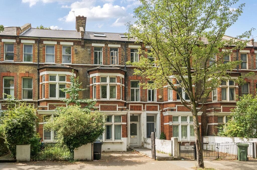 View property at Fentiman Road, London, SW8