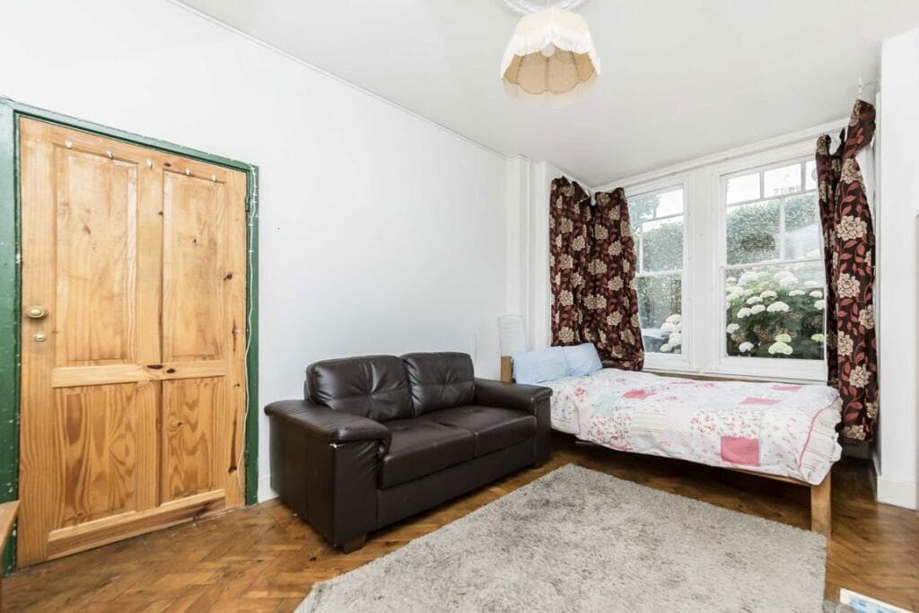 Glenbrook Road, West Hampstead - Image 6