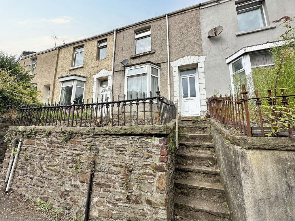 View property at Dyfatty Street, Swansea, SA1 1QG
