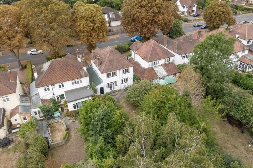 The Avenue, Sunbury-on-thames - Image 6