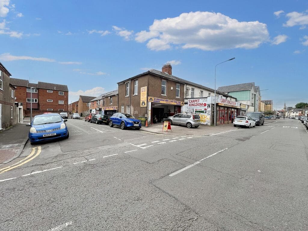 View property at Broadway, Cardiff, CF24