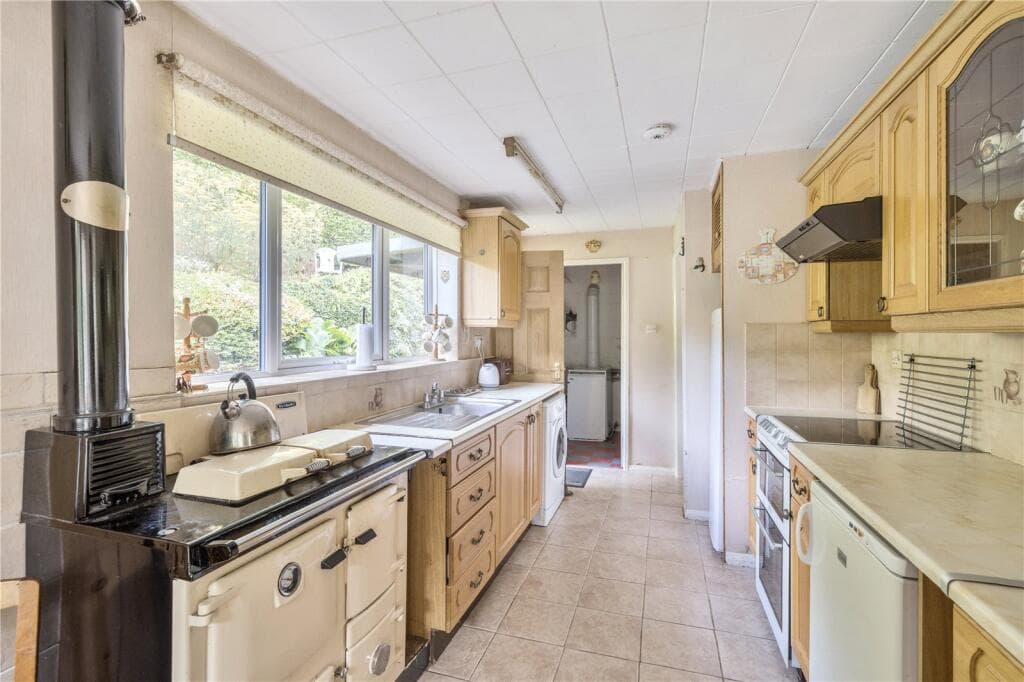 Combe St. Nicholas, Chard, Somerset, TA20 - Image 3