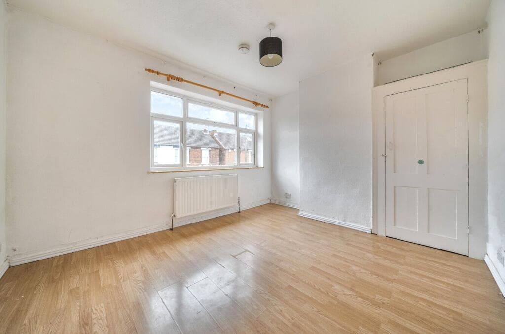 Pembroke Street, Bedford, Bedfordshire - Image 6