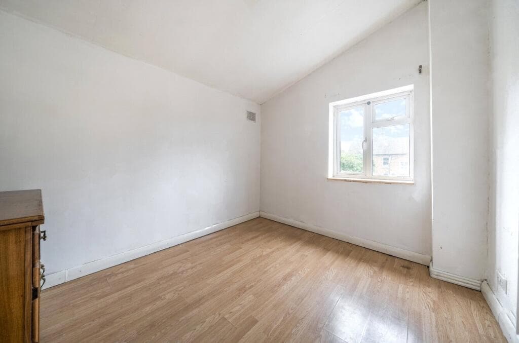 Pembroke Street, Bedford, Bedfordshire - Image 8
