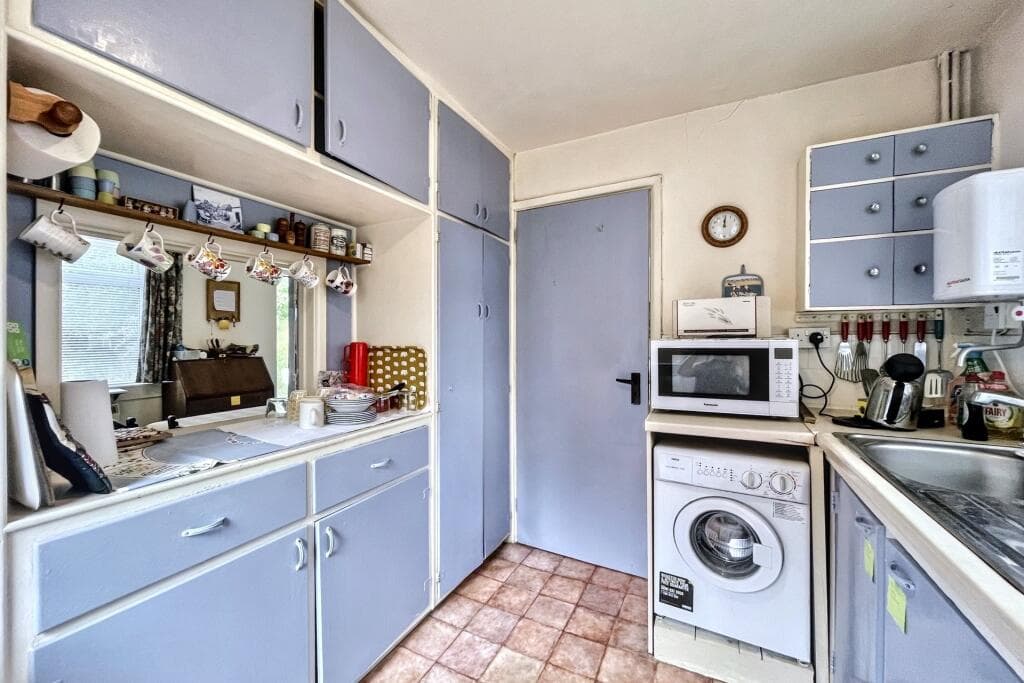 Chandlers Ford - Image 10