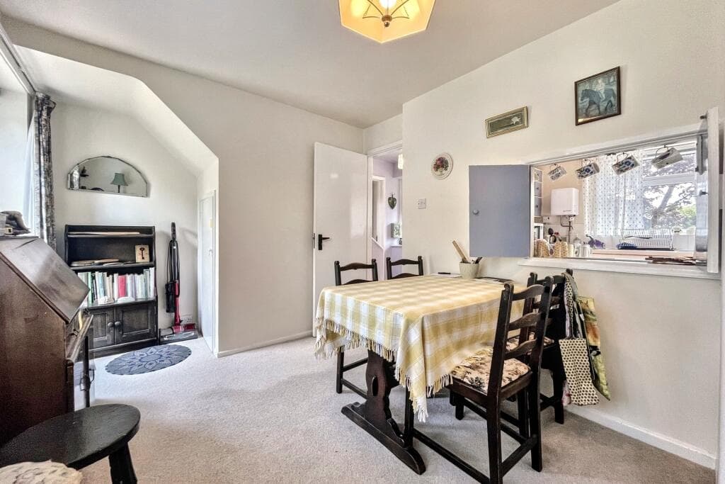 Chandlers Ford - Image 11