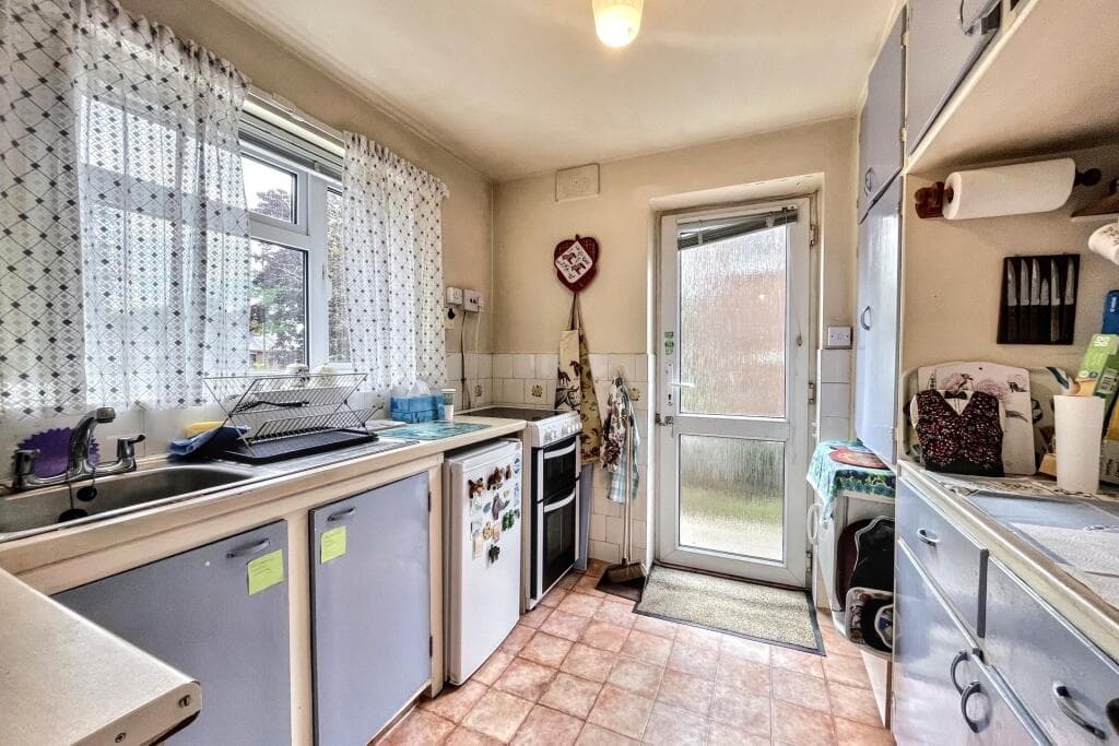 Chandlers Ford - Image 9