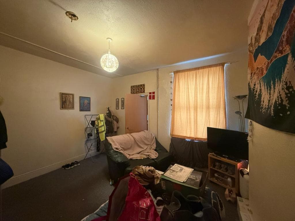 109 Wilford Crescent East, Nottingham NG2 2ED - Image 2