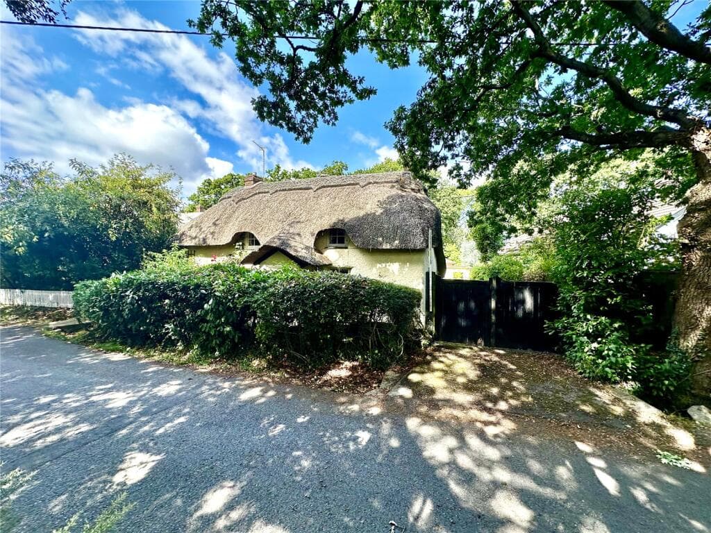 View property at Cottagers Lane, Hordle, Lymington, Hampshire, SO41