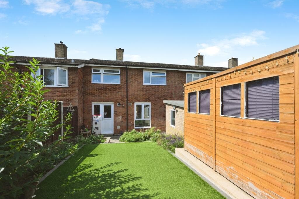 Fallowfield, Stevenage - Image 8