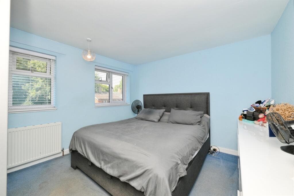 Fallowfield, Stevenage - Image 9