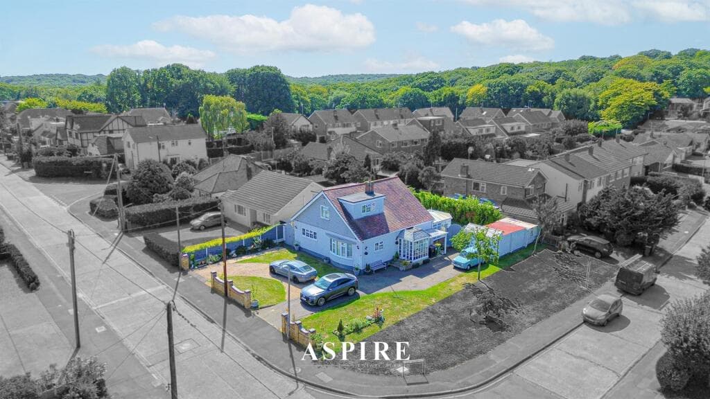 VIDEO PRESENTATION INSIDE - Woodlands Road, Hockley - Image 1