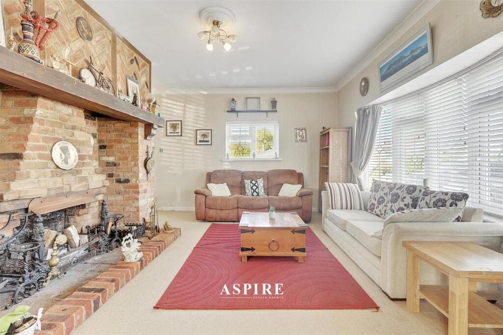 VIDEO PRESENTATION INSIDE - Woodlands Road, Hockley - Image 10
