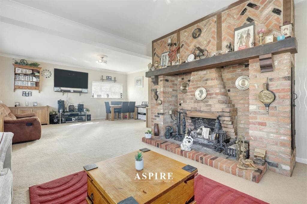 VIDEO PRESENTATION INSIDE - Woodlands Road, Hockley - Image 3