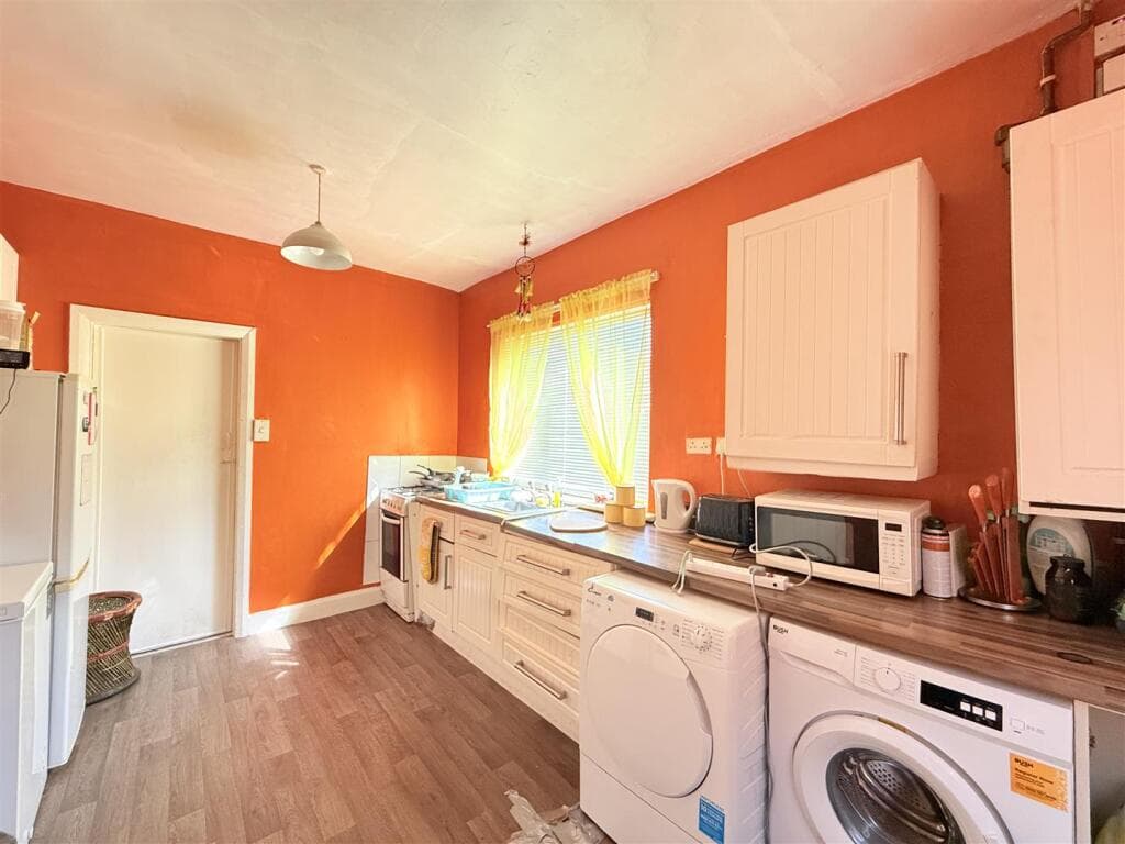 Boyds Walk, Dukinfield - Image 5