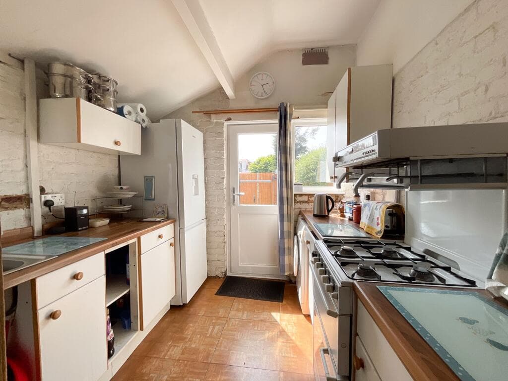 Sandleigh Road, Leigh-on-Sea - Image 9