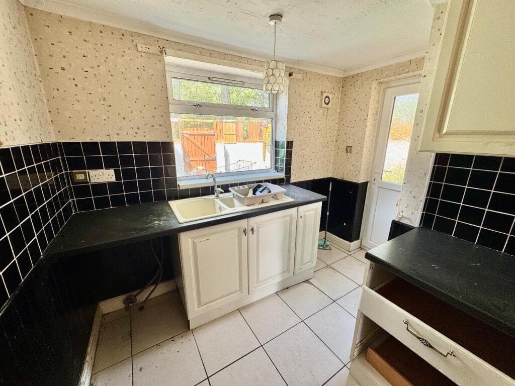 Dorrien Crescent, Middlesbrough - Image 4