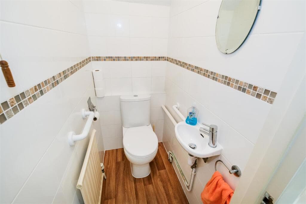 Pole Hill Road, North Chingford - Image 11