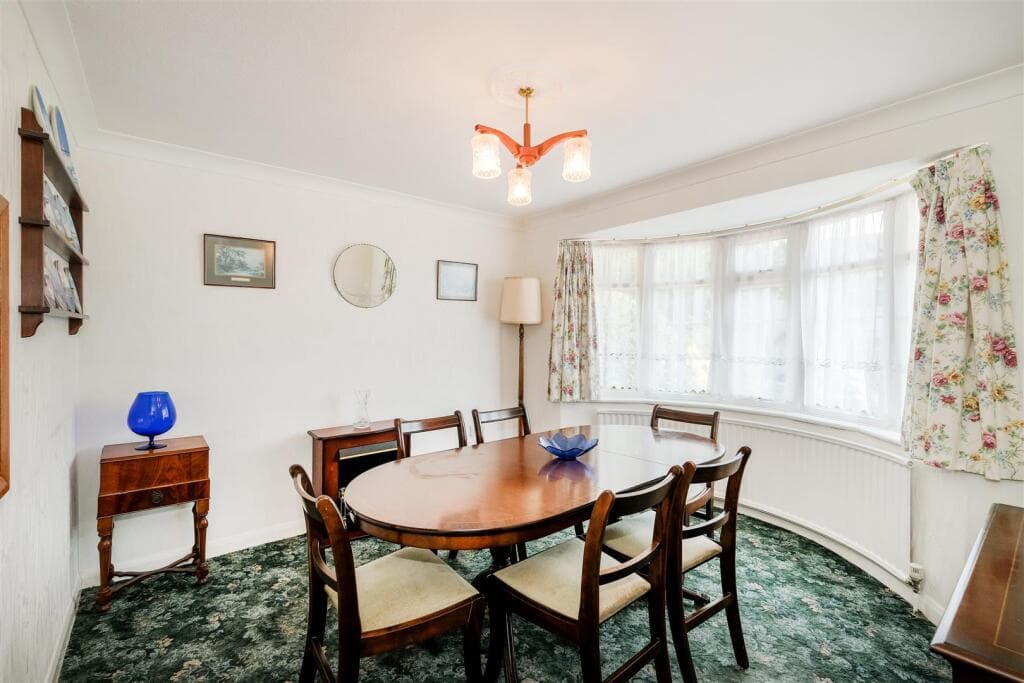 Pole Hill Road, North Chingford - Image 5