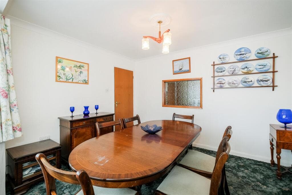 Pole Hill Road, North Chingford - Image 6
