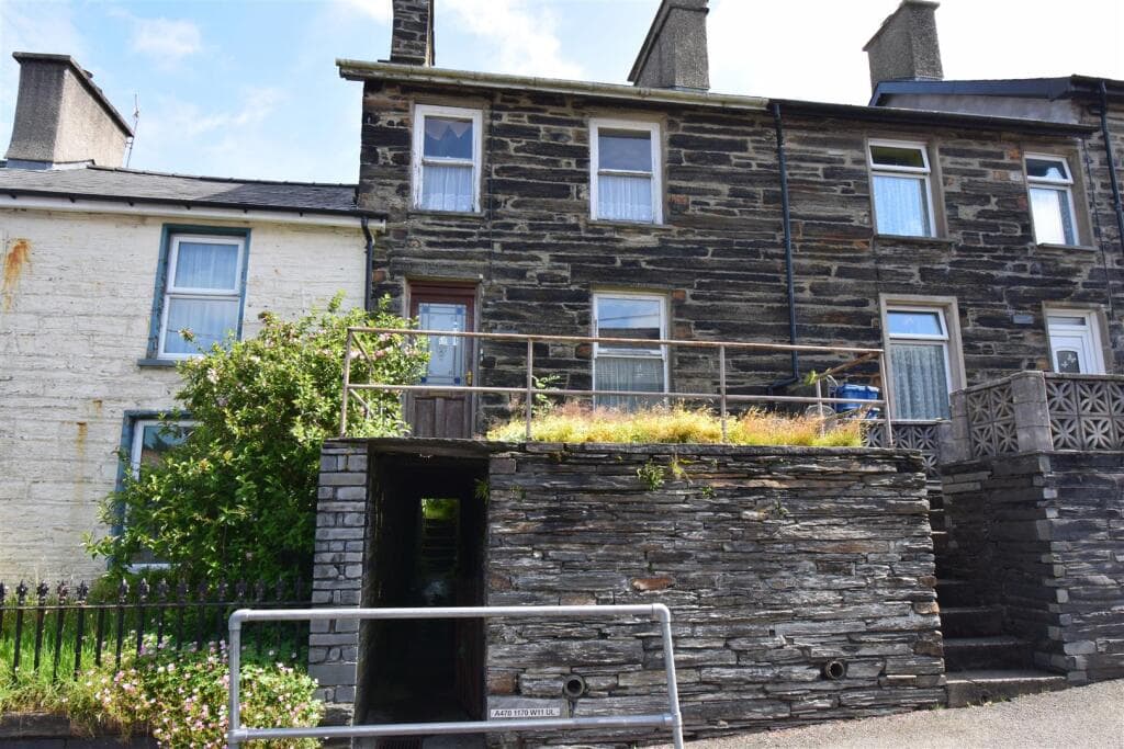 Sun Street, Llan Ffestiniog - Image 1