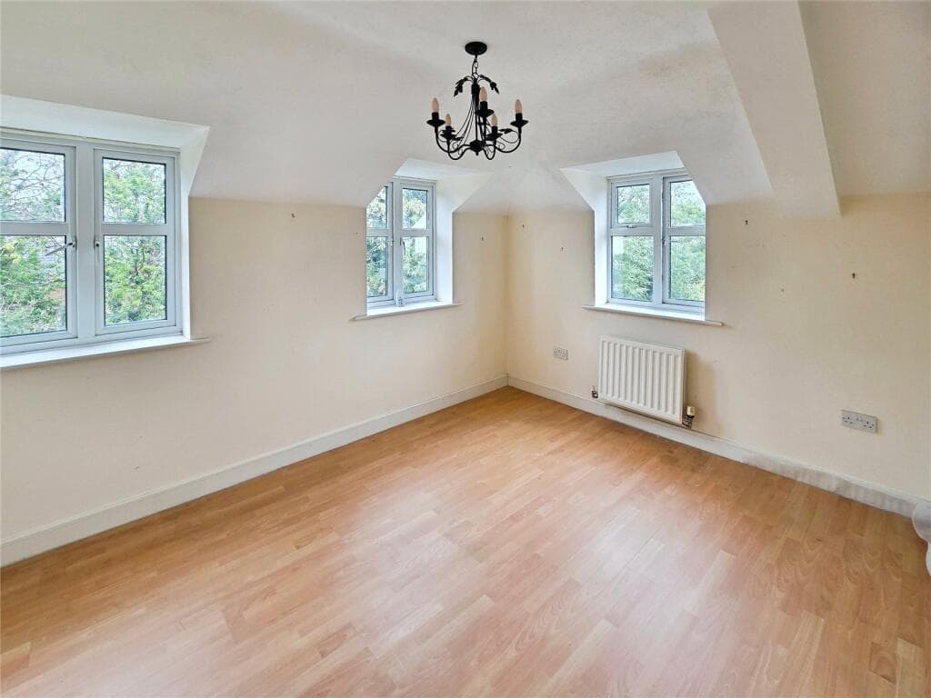 Elgar Close, Swindon, Wiltshire - Image 8