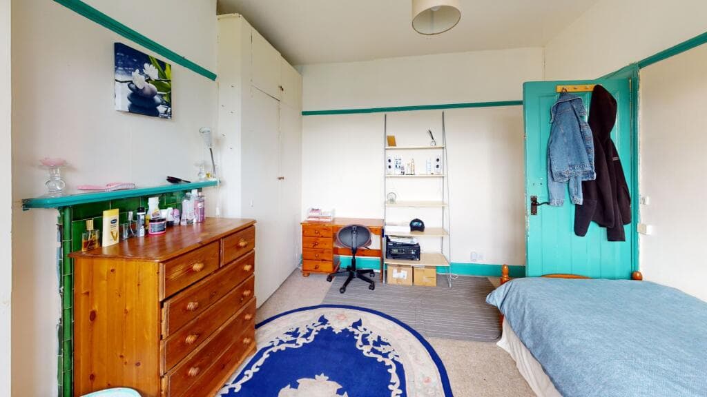 Broadview Road, London, SW16 - Image 2