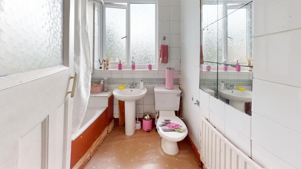 Broadview Road, London, SW16 - Image 4