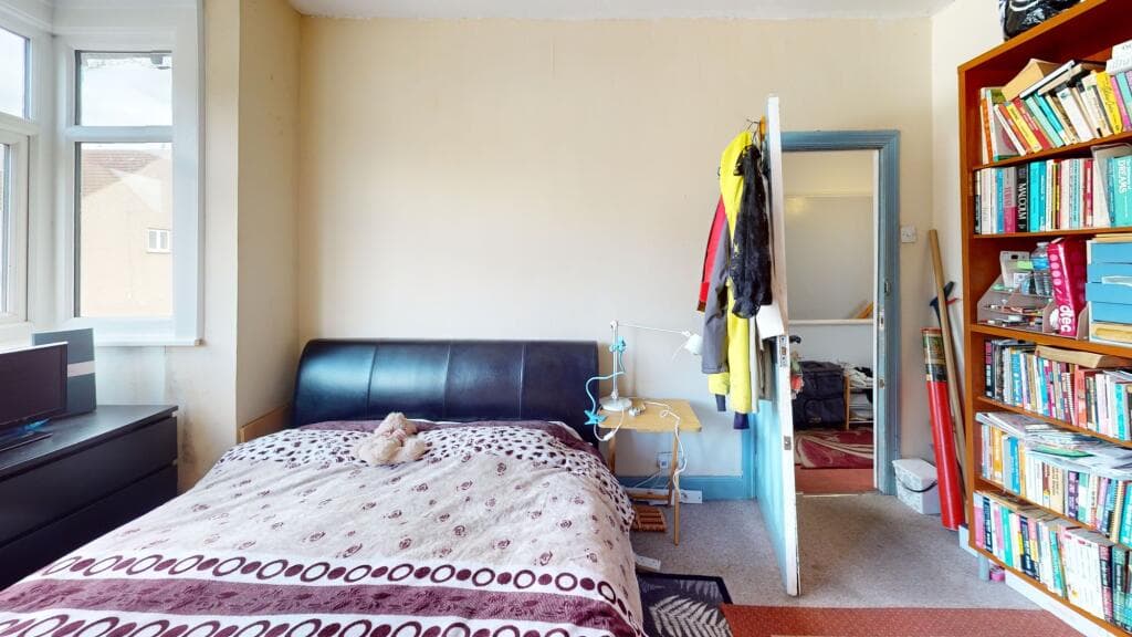 Broadview Road, London, SW16 - Image 6