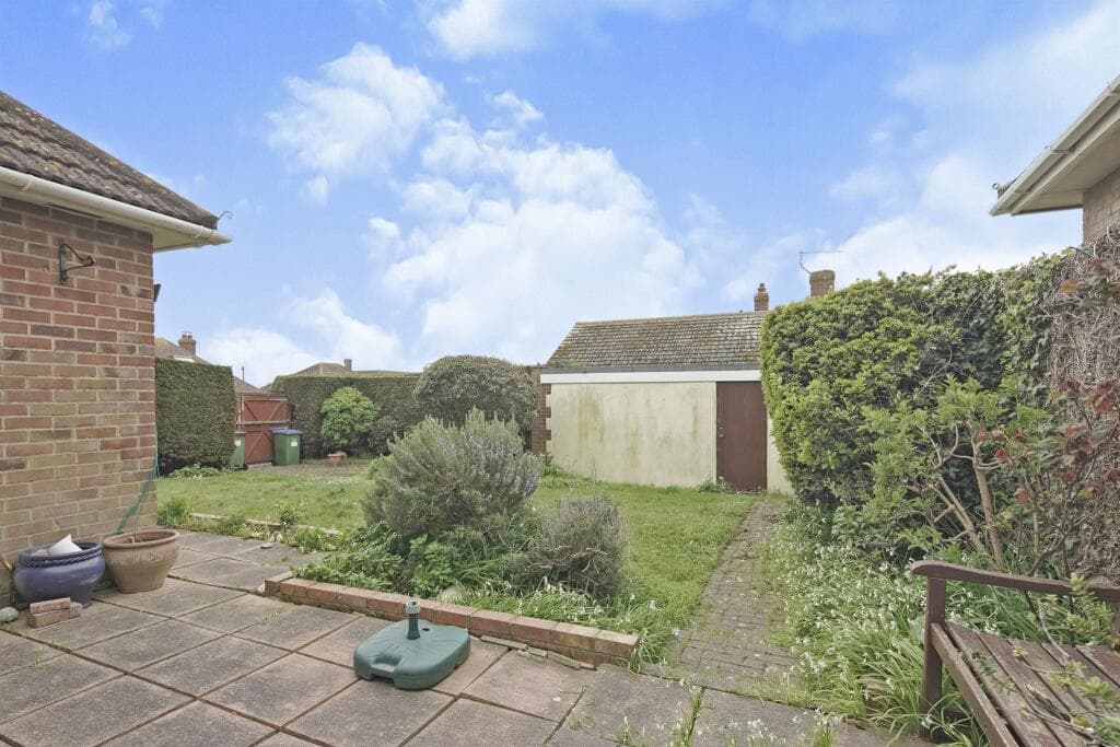 Arundel Road West, Peacehaven - Image 8