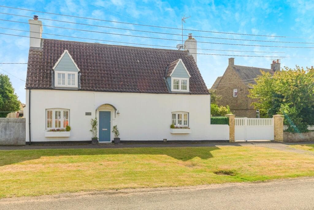 East End, Langtoft, Peterborough - Image 1