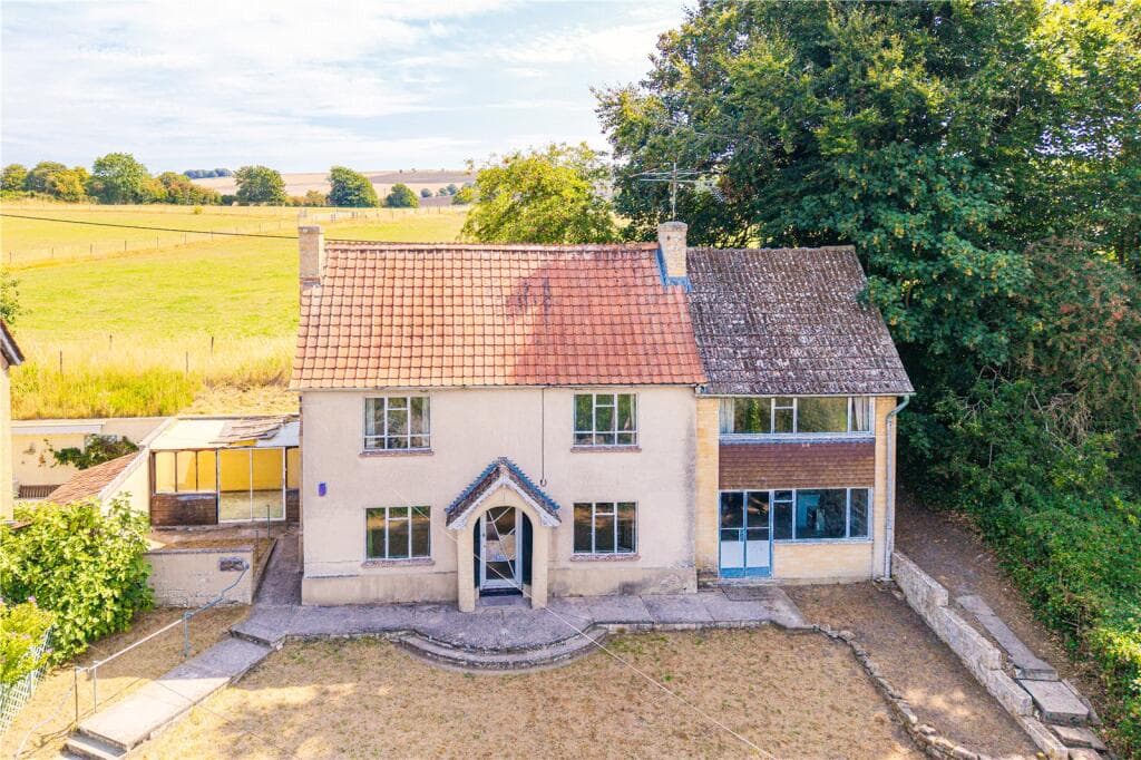 View property at High Street, Easterton, Devizes, Wiltshire, SN10