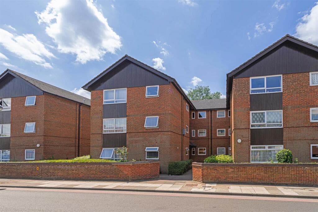 View property at Berkeley Court, Nightingale Way, Swanley, BR8