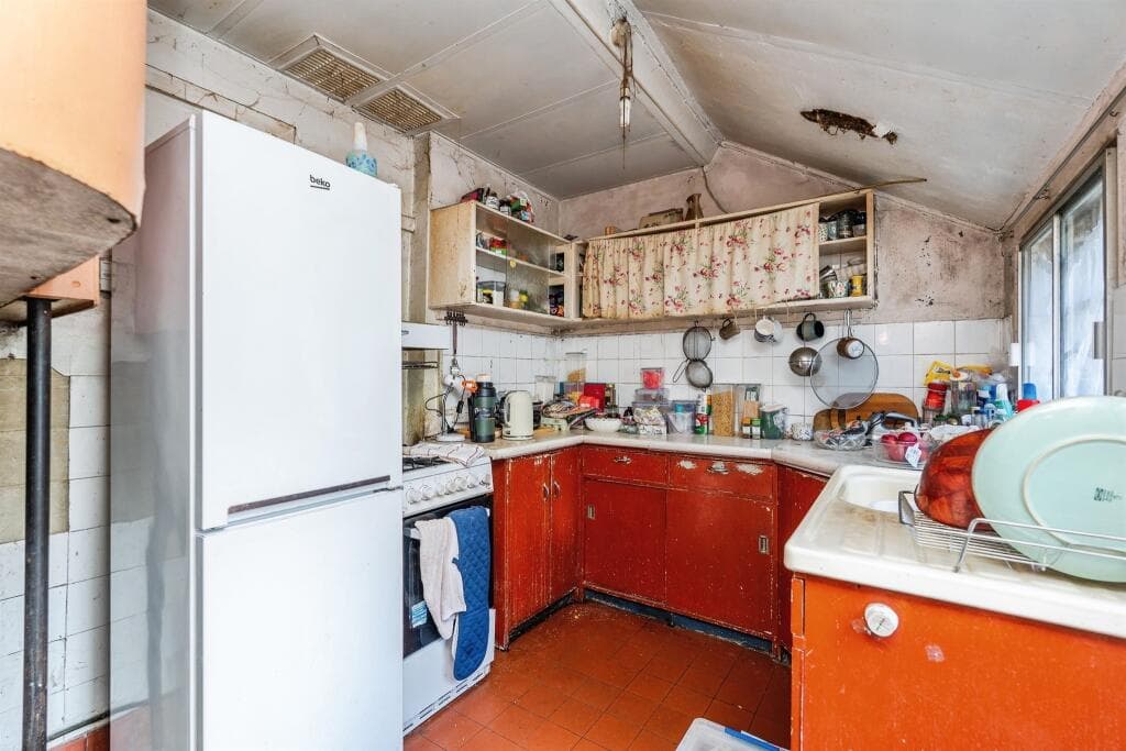 Millbrook Road East, Freemantle, Southampton - Image 6