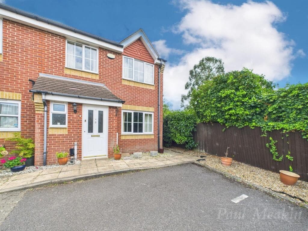Amberwood Close, Wallington - Image 1