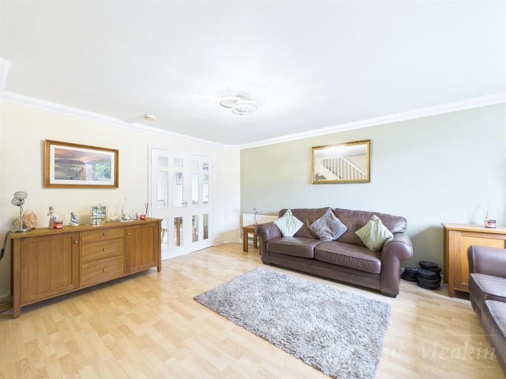 Amberwood Close, Wallington - Image 2