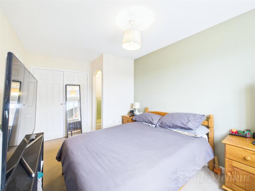 Amberwood Close, Wallington - Image 5