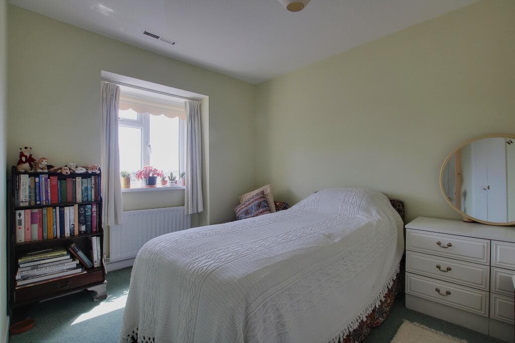 Romsey - Image 6