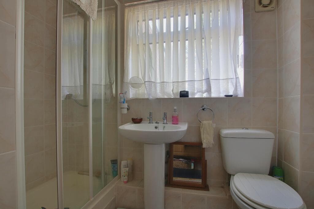 Romsey - Image 7