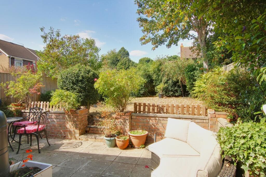 Romsey - Image 8