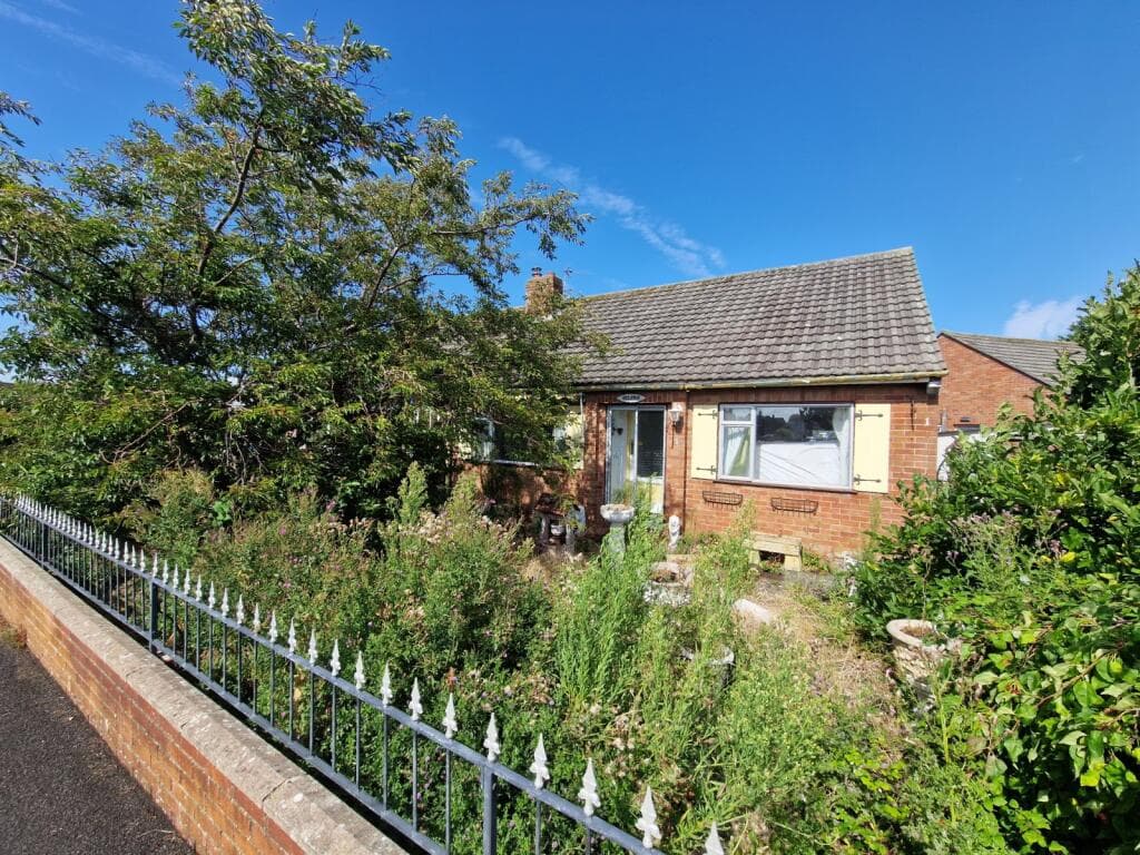 View property at Ashcott Place, Burnham-on-Sea, Somerset, TA8