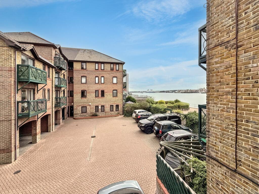Spitfire Court - Image 7